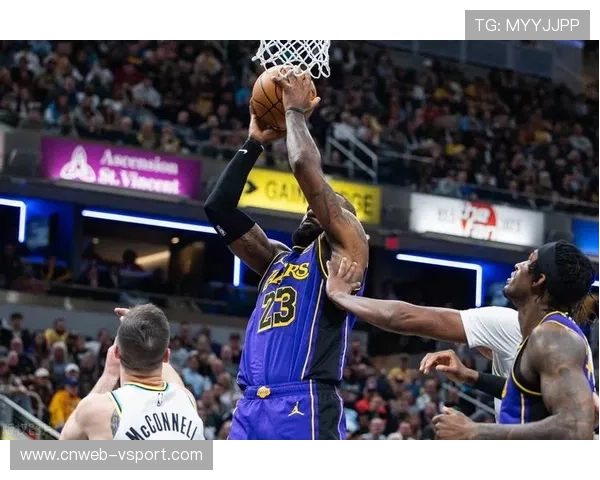 湖人第三节发力逆转勇士，詹姆斯单节12分3助攻主导攻势